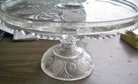 Sunk Daisy Clear Round Cake Stand