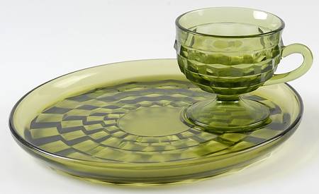 Whitehall Green (Avocado) Snack Plate & Punch/Snack Cup Set