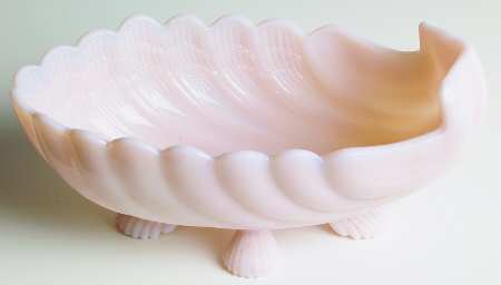 Seashell Crown Tuscan 8" Oval Bowl