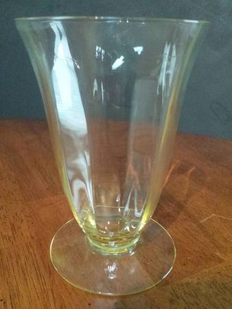 3130 Yellow 10 Oz Footed Tumbler