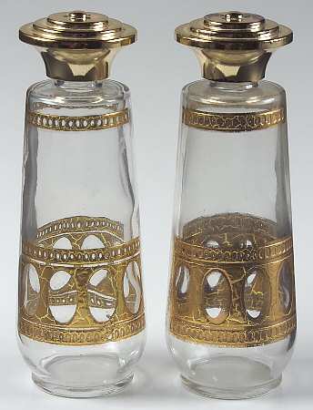 Antigua Shaker Set & Plastic Lids