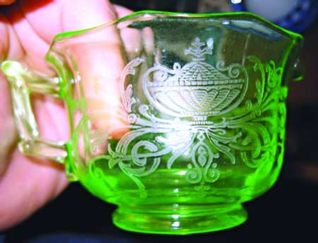 Etch 739 Emerald Green (Stem 3130) Creamer