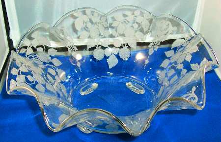Blackberry 12" Round Crimped Bowl