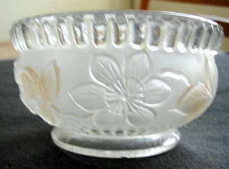 Clematis Peach (Frosted) Finger Bowl
