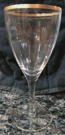 3051 Gold Trim Wine Glass