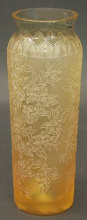 Bougainviller 7" Flower Vase