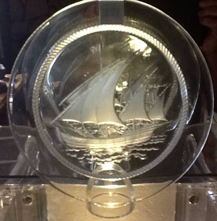 Lalique Plates La Nina - Boxed