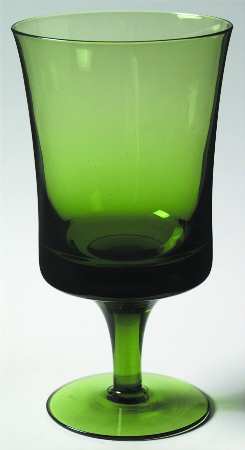 Arabesque Winterberry Green Water Goblet