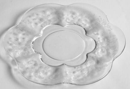 Remembrance Canterbury Shape Plate