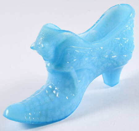 Animals & Figurines Slipper with Kitten