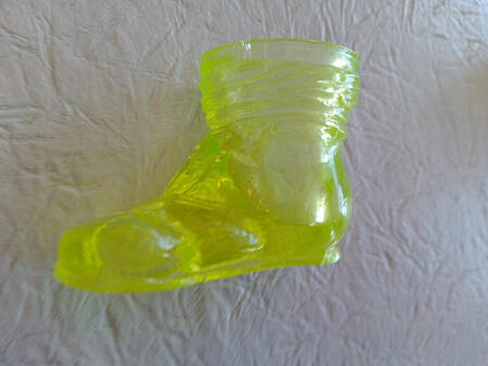 Animals & Figurines Shoe with Toes