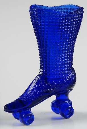 Animals & Figurines Skate Boot