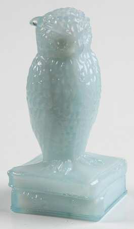 Animals & Figurines Owl on Books