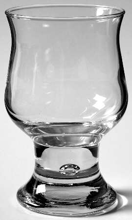 Perla 9 Oz Footed Tumbler