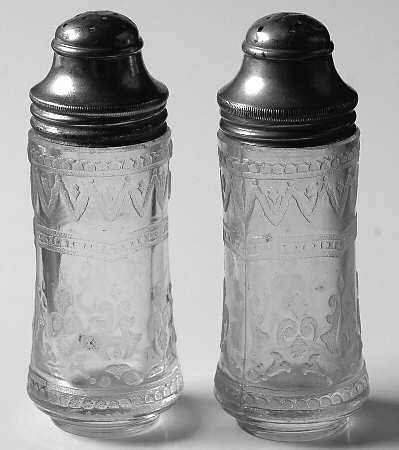 Patrician Clear Shaker Set w/Metal Lids