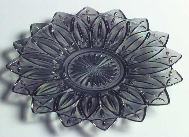 Petal Smoke (Iridescent) by Federal Glass 