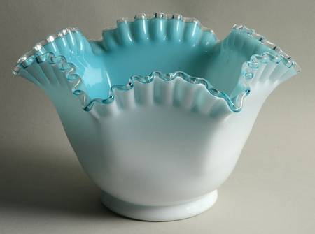 Silver Jamestown Crest by Fenton