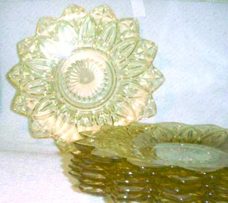 Petal Gold (Iridescent) Dinner Plate