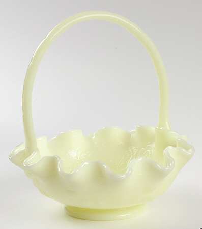 Custard Glossy by Fenton