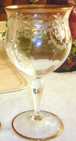 DE107 (Gold Trim) Water Goblet