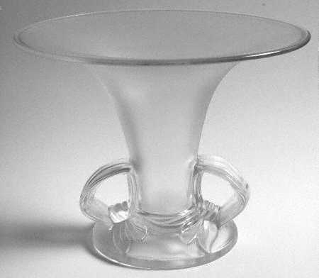 Cathay Clear Frosted Ku Ribbon Vase