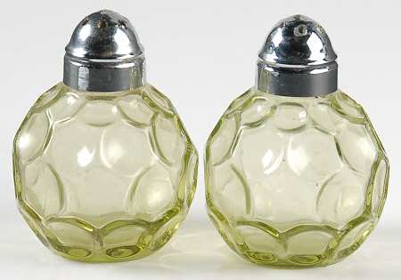 Provincial Green Shaker Set w/Metal Lids
