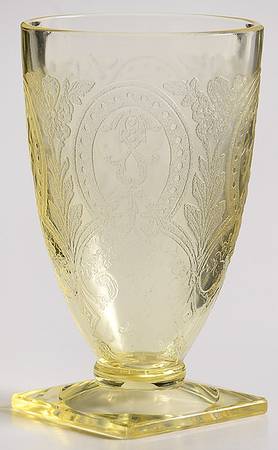 Horseshoe Yellow 9 Oz Footed Tumbler