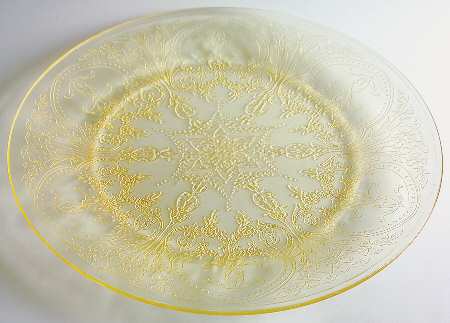 Horseshoe Yellow 11" Sandwich Plate