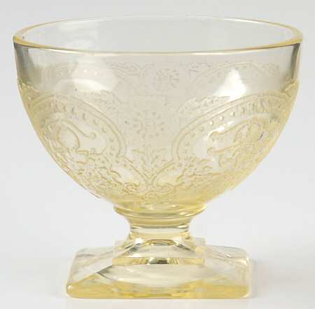 Horseshoe Yellow Champagne/Tall Sherbet