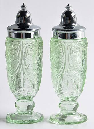 Sandwich Green Footed Shaker Set & Metal Lids