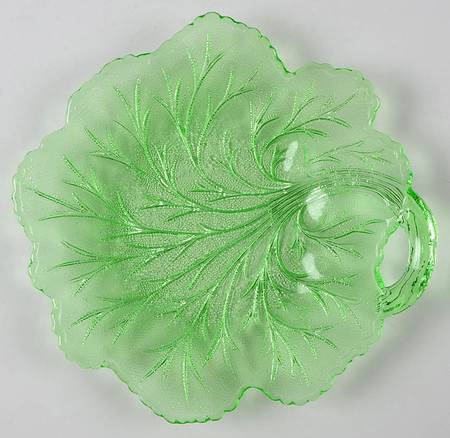 Pebble Leaf Green by Indiana Glass
