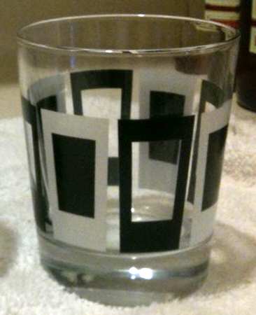 Godis Mix Geometric (Black and Silver) Flat Tumbler
