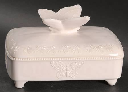 Shell Pink Milk Glass Cigarette Box & Lid