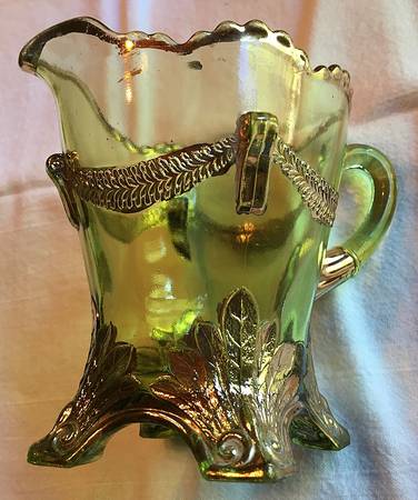Swag with Brackets Green with Gold Accents by Jefferson Glass