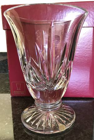 Monticello 6" Footed Vase