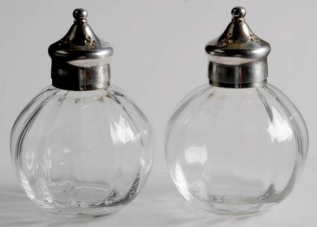 Optika Clear Shaker Set w/Metal Lids