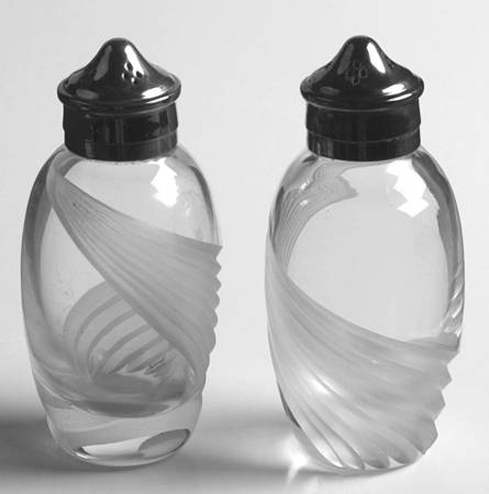 Windswept Clear Shaker Set w/Metal Lids