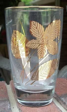 Gold Leaves Flat Tumbler