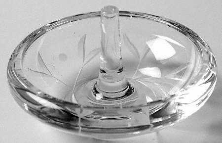 Opal Innocence Ring Holder