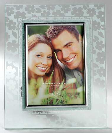 Newport Galerie Frame-Holds 5" X 7" Photo