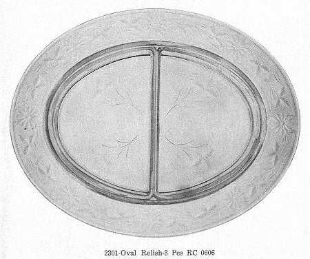 Cut 0606 Oval Relish Tray W/2 Inserts