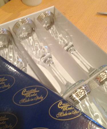Silver Border Fluted Champagne