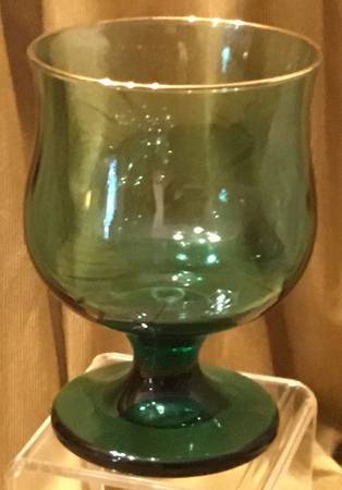 Tulip Dark Green On the Rocks Glass