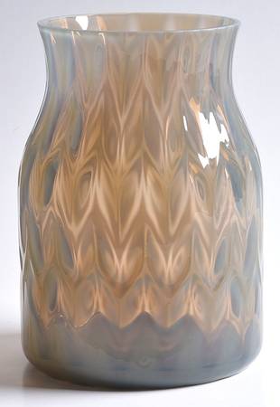 Art Glass 7" Flower Vase