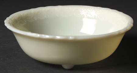 Laurel French Ivory 6" 3-Toed Footed Bowl