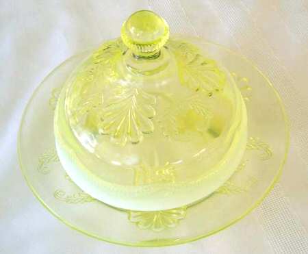 Manila Vaseline Opalescent Round Covered Butter