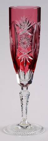 Traube Cranberry Fluted Champagne