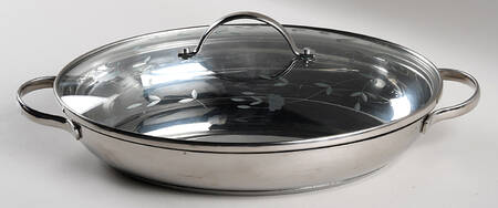 Heritage 2.5 Qt Oval Stainless Casserole & Glass Lid