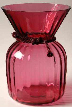 Cranberry 7" Sac Vase