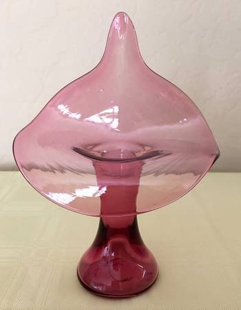 Cranberry 6" Flower Vase